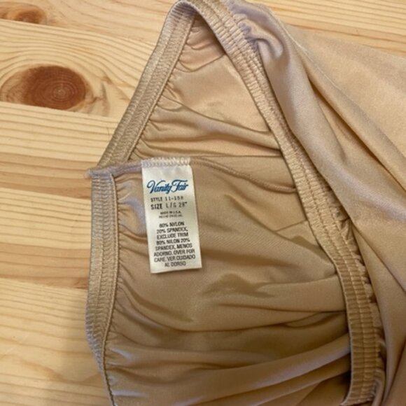Vanity Fair 28" slip, L (27" waist), nude, 70s/80s worn once, excellent cond. - Picture 4 of 4
